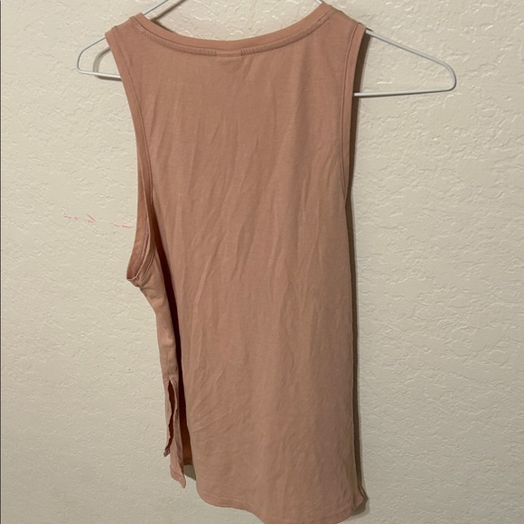 🎬Victoria sport running and jogging activewear Pink Tank Top size XS GUC… - Picture 6 of 6